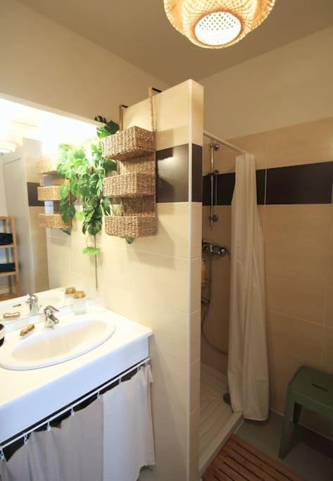 Cosy Appartement Entre Vignes Et Garrigue Avec Piscine Péret Exterior photo