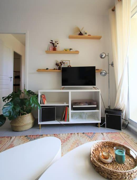 Cosy Appartement Entre Vignes Et Garrigue Avec Piscine Péret Exterior photo
