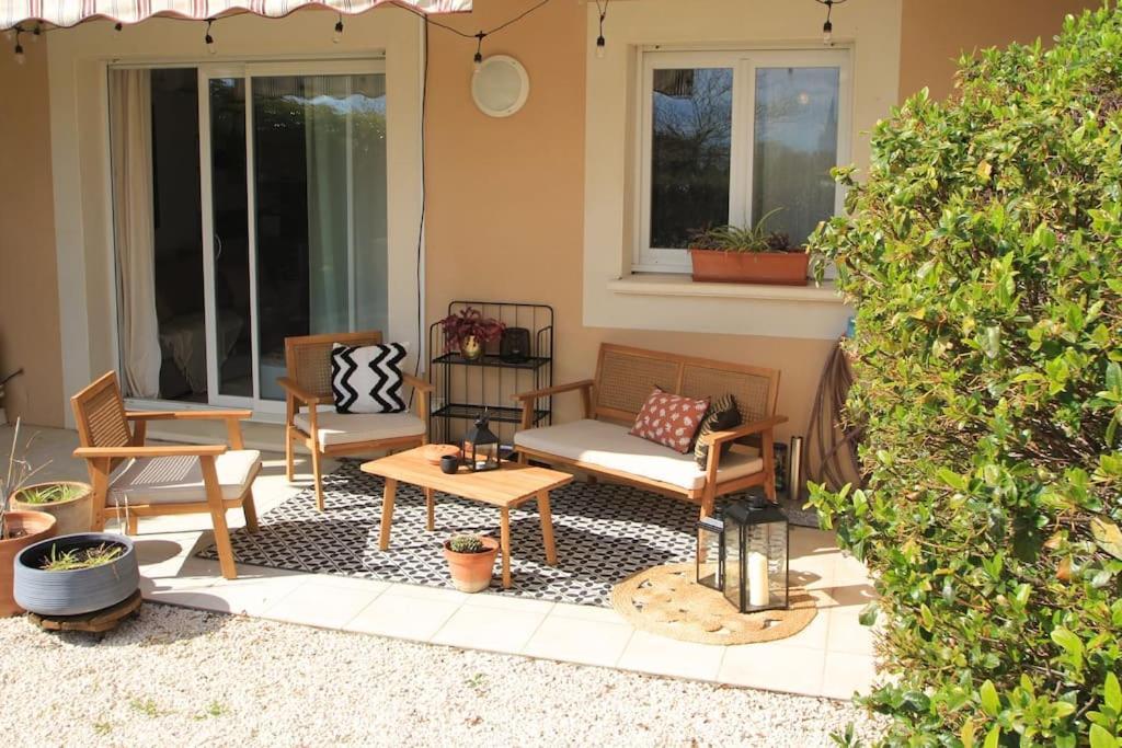 Cosy Appartement Entre Vignes Et Garrigue Avec Piscine Péret Exterior photo