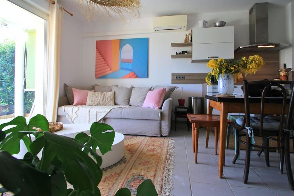 Cosy Appartement Entre Vignes Et Garrigue Avec Piscine Péret Exterior photo